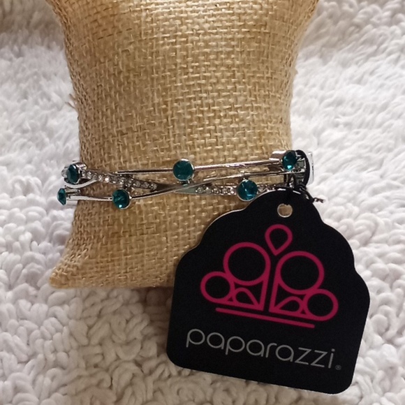 paparazzi Jewelry - Slamming Sparkle Blue Bracelet